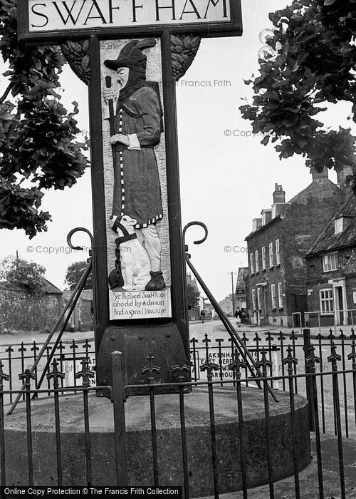 Photo of Swaffham, Town Sign 1952