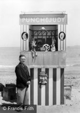 Swanage, Ernest Brisbane and his Punch and Judy Show c1950