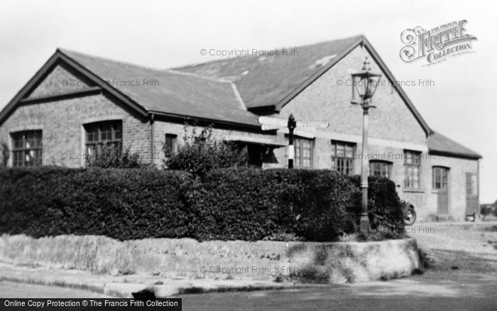 Photo of Swanley Village, Five Wents Memorial Hall c.1955