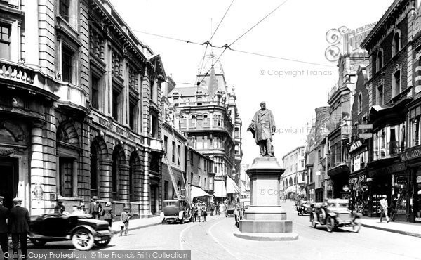 Photo of Swansea, Vivian Statue And Wind Street 1925