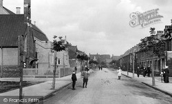 Broad Street And St Luke's Church 1913, Swindon