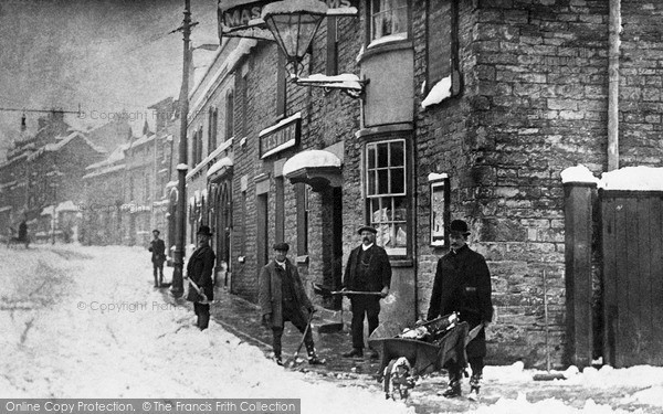 Photo of Swindon, Clearing Snow In High Street 1915