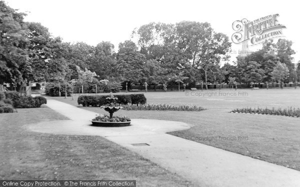 Photo of Swindon, Faringdon Road Park c.1965