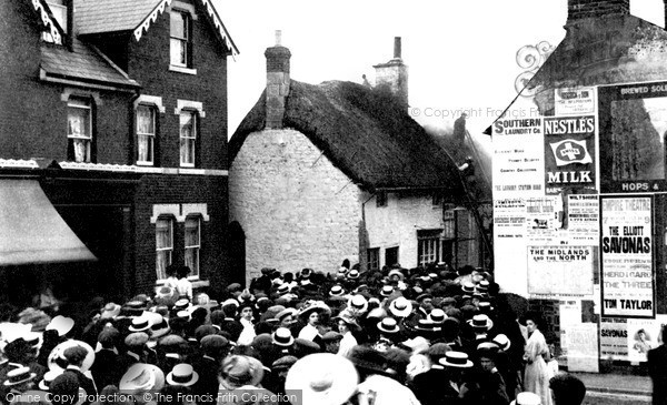 Photo of Swindon, Newport Street 1910