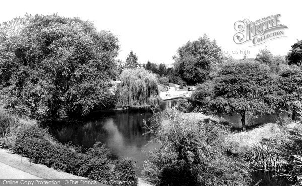 Photo of Swindon, Queens Park c.1965