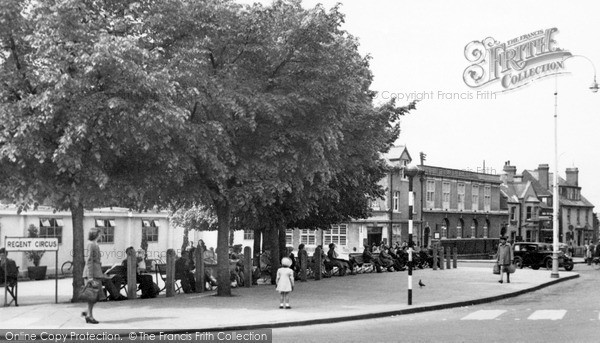 Photo of Swindon, Regent Circus c.1955