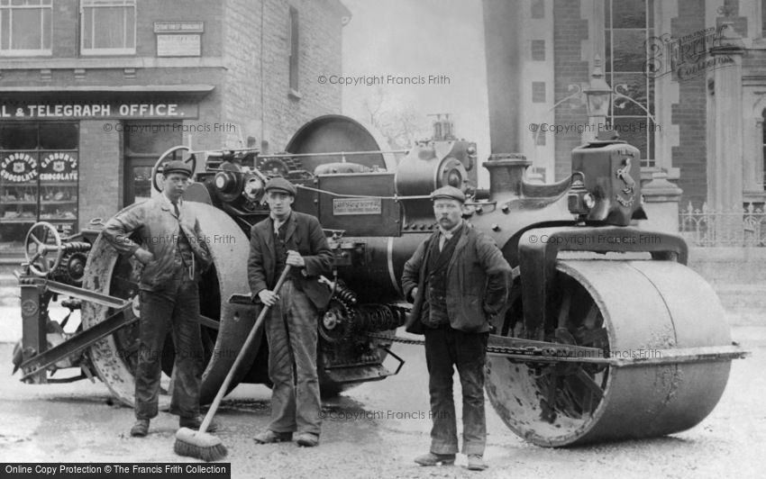 Swindon, Stratton, Steamroller in Ermin Street c1910