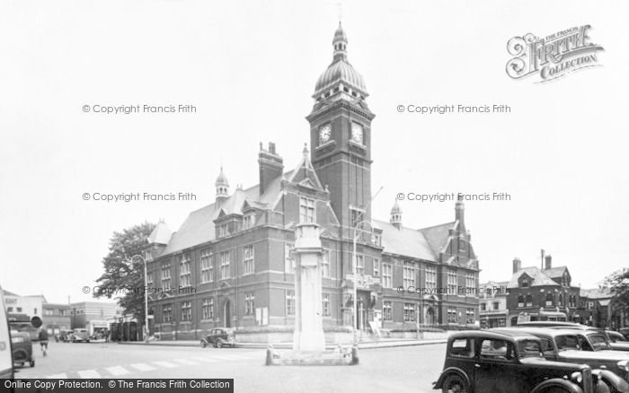 Photo of Swindon, The Town Hall c.1955