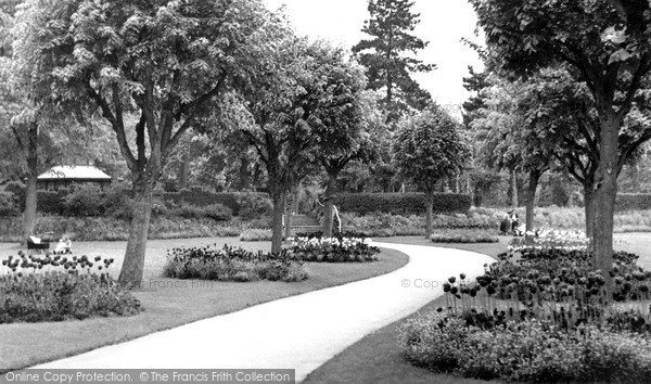 Photo of Swindon, Town Gardens c.1955