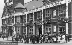 Town Hall & Coronation Decorations 1911, Swindon