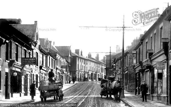 Photo of Swindon, Victoria Road c.1910