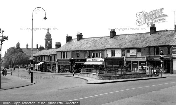 Photo of Swindon, Victoria Road c.1955