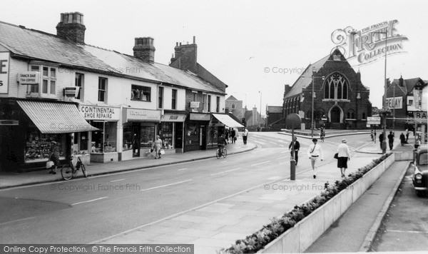 Photo of Swindon, Victoria Road c.1965
