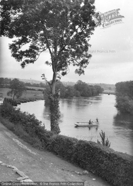 Photo of Symonds Yat, The Ferry At The Old Ferrie Inn 1931