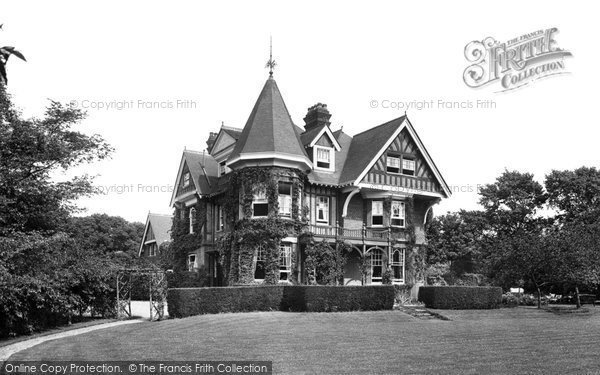 Photo of Tadworth, Corner House 1927