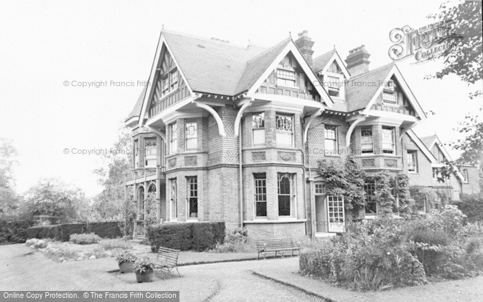 Photo of Tadworth, The Corner House c.1960