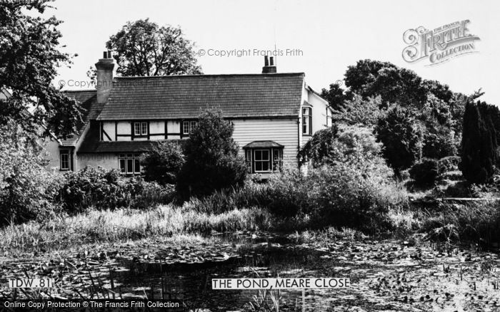 Photo of Tadworth, The Pond, Meare Close c.1960