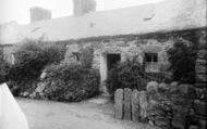 Talybont, Pretty Old Cottages c.1933, Tal-Y-Bont