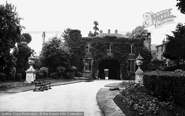 Photo Of Tamworth Castle Grounds And Entrance C 1955