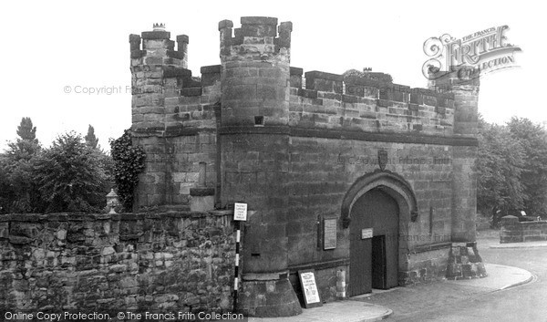 Photo of Tamworth, Castle, Main Entrance c.1955