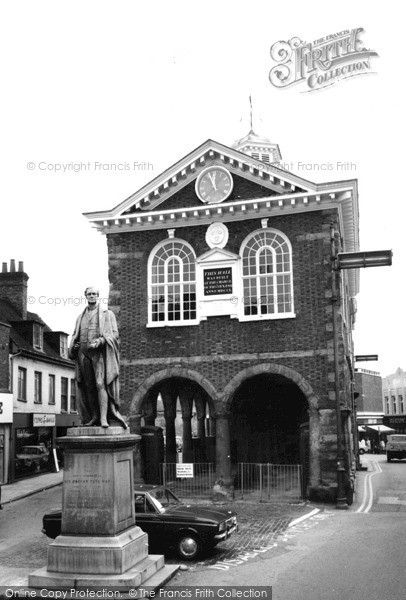 Photo of Tamworth, Peel Statue And Town Hall c.1965