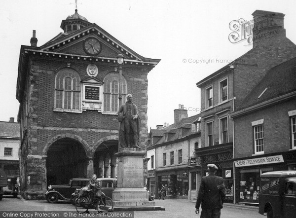 Photo of Tamworth, The Town Hall c.1955