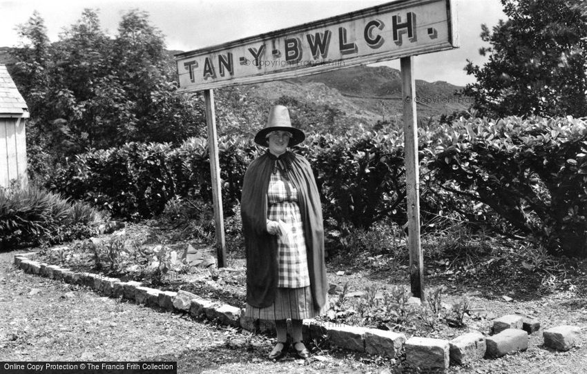 Tan-y-Bwlch, The Station Mistress 1937