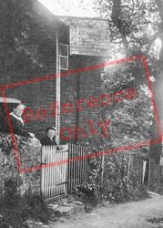 Women At The Gate 1907, Tandridge