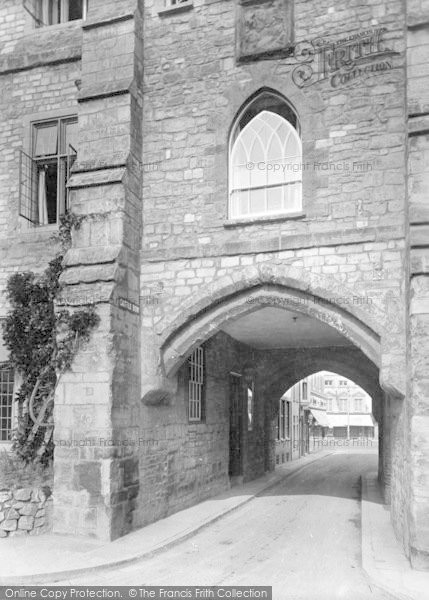 Photo of Taunton, Castle Bow 1929