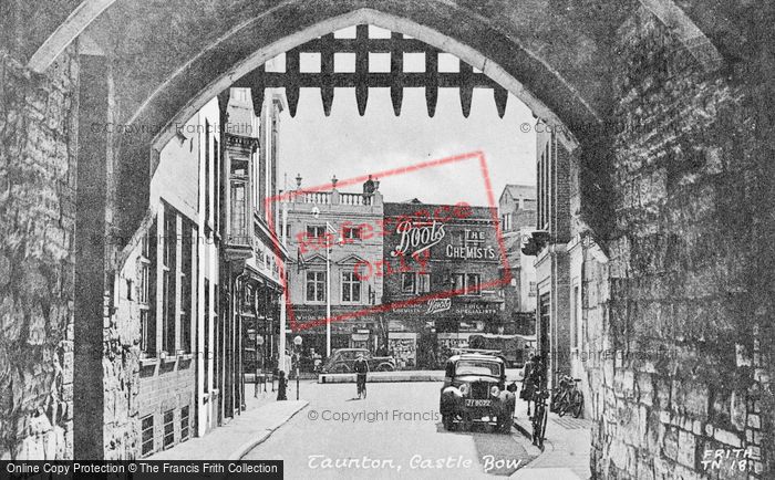 Photo of Taunton, Castle Bow c.1940