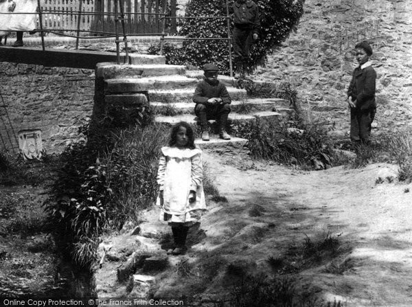 Photo of Taunton, Children By The Stream 1906