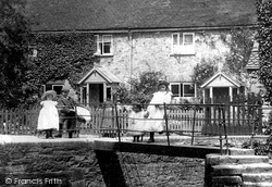 Children On The Footbridge, Sherford 1906, Taunton