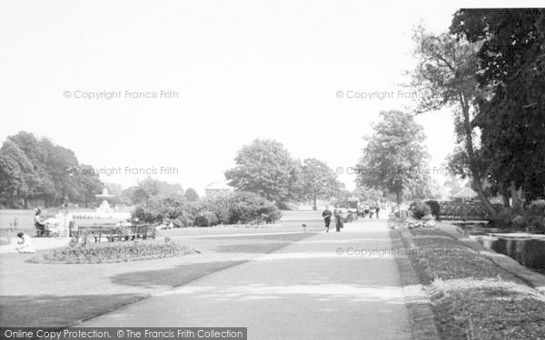 Photo of Taunton, Vivary Park c.1960