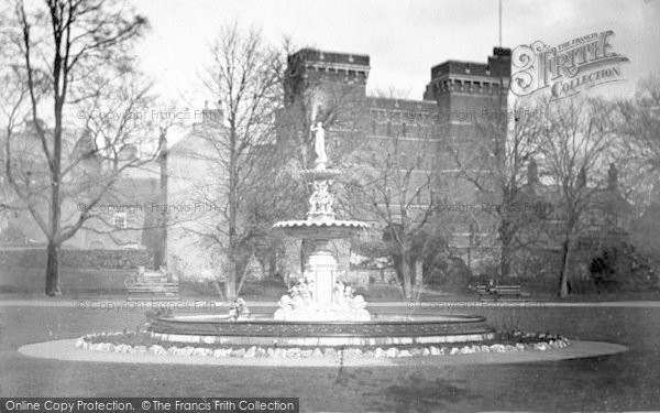 Photo of Taunton, Vivary Park Fountain 1906