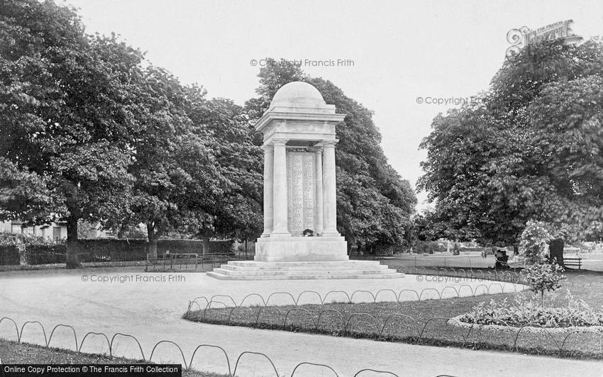 Taunton, War Memorial 1923