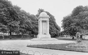 Taunton, War Memorial 1923