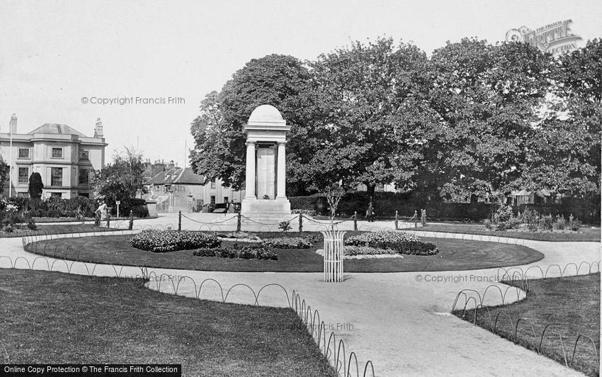 Taunton, War Memorial 1925