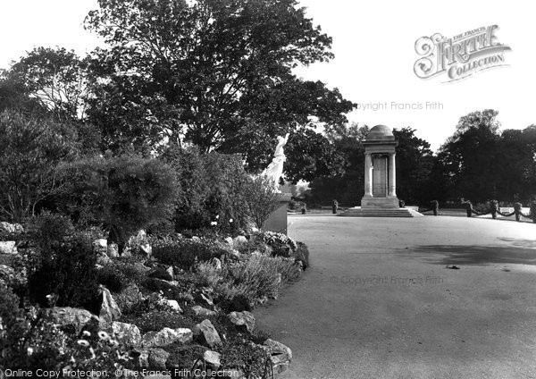 Photo of Taunton, War Memorial, Vivary Park 1935