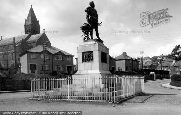 Photo of Tavistock, Drake's Statue c.1955