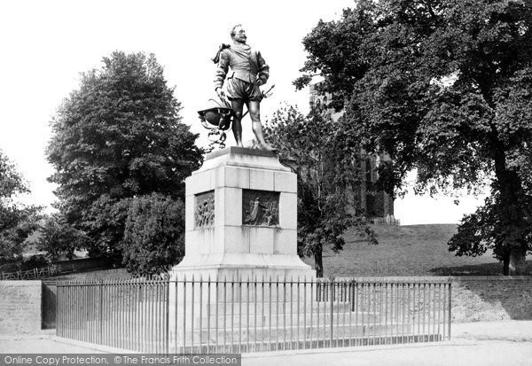 Photo of Tavistock, Drake Statue 1890