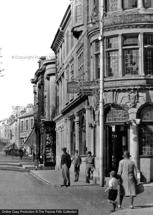 Photo of Tavistock, Lloyds Bank, West Street 1934