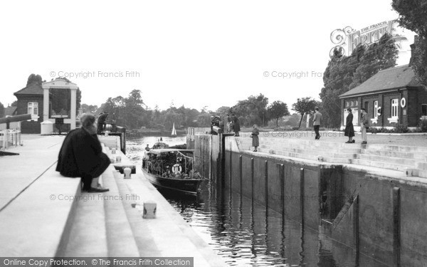 Photo of Teddington, Lock c.1955