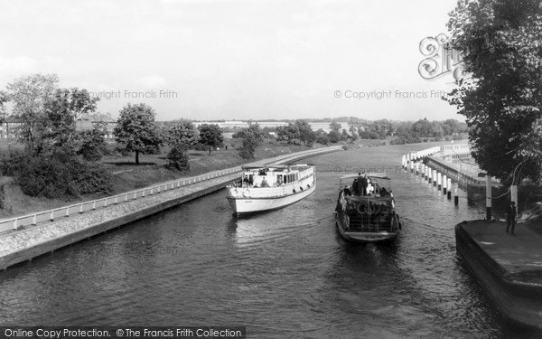 Photo of Teddington, Lock c.1960