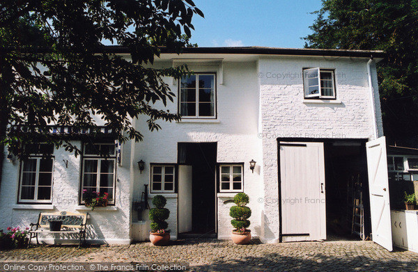 Photo of Teddington, Norfolk Lodge Coach House, Park Road 2005