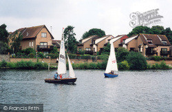 Sailing At Tamesis Club 2005, Teddington