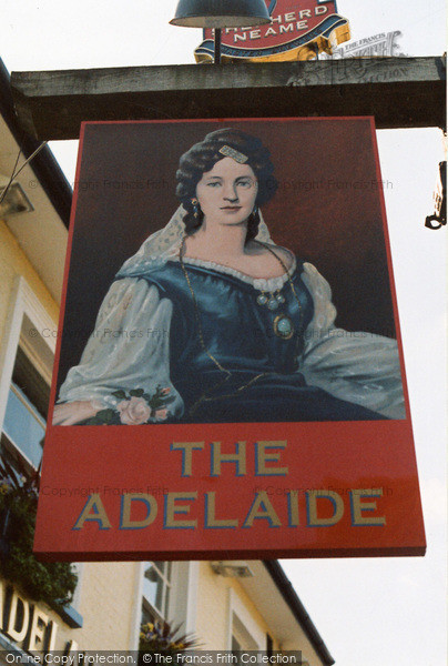 Photo of Teddington, The Adelaide Sign, Park Road 2005
