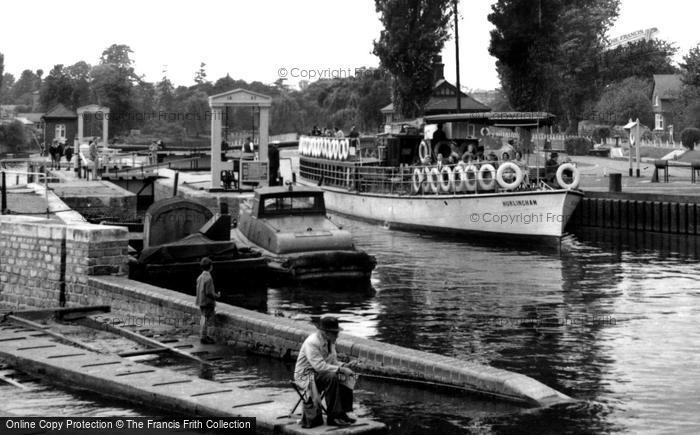 Photo of Teddington, The Lock c.1955