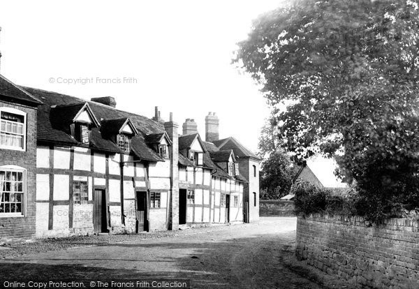 Photo of Tenbury Wells, Old Houses 1898
