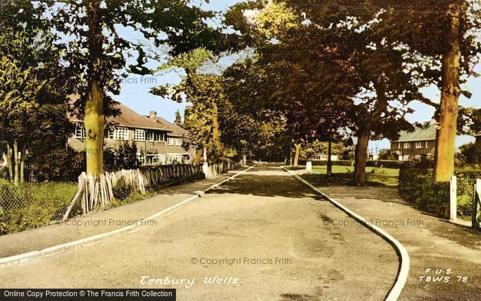 Photo of Tenbury Wells, Pembroke Avenue c.1965