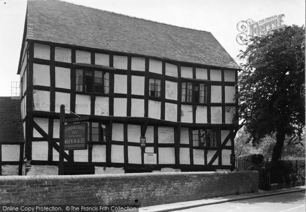 Photo of Tenbury Wells, The Pembroke Inn c.1955